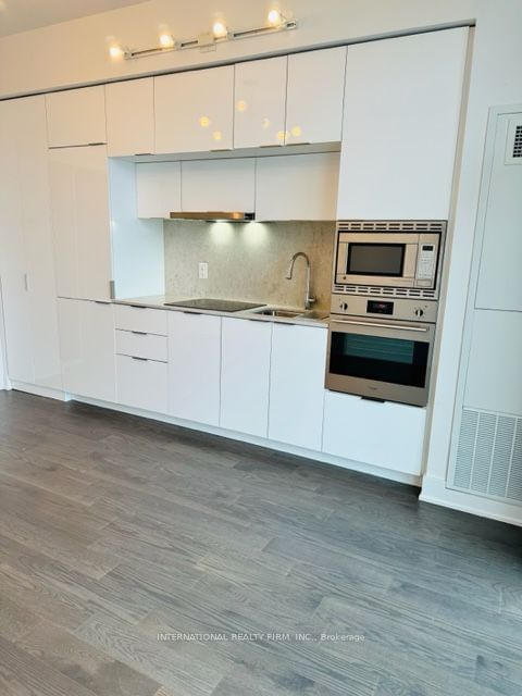 955 Bay St, unit 3011 for rent