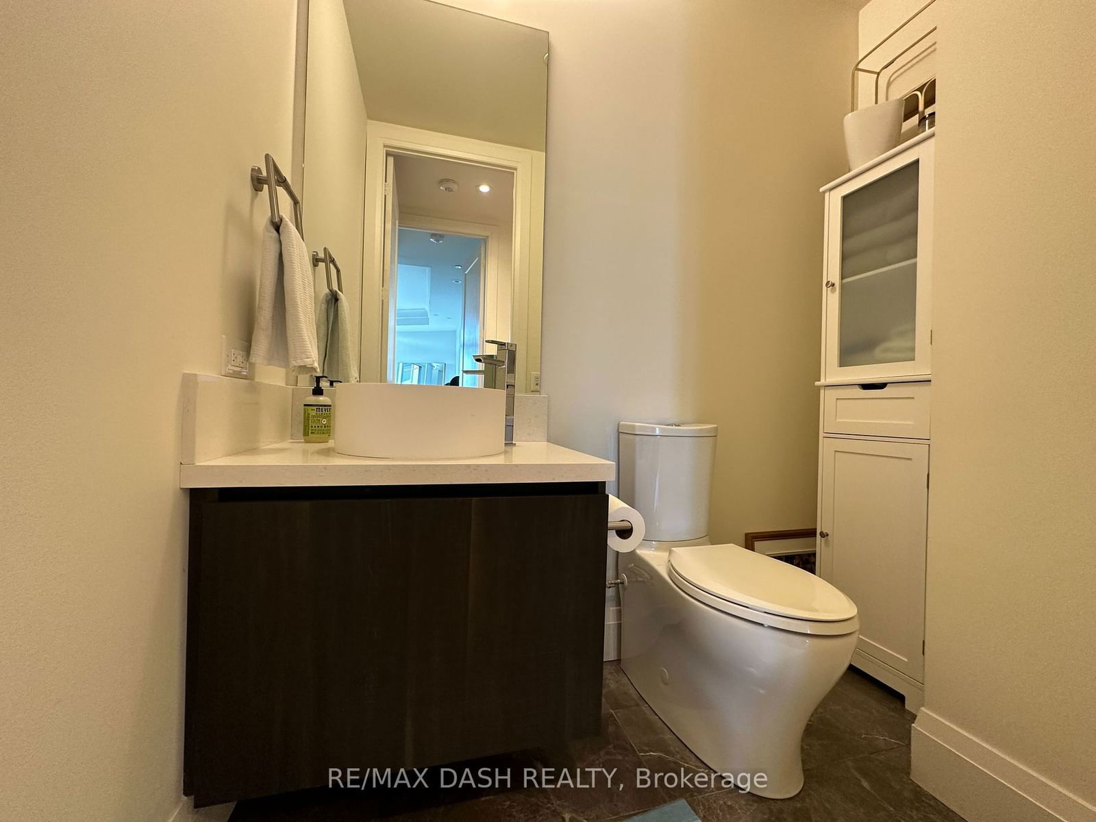 151 Avenue Rd, unit 1002 for rent