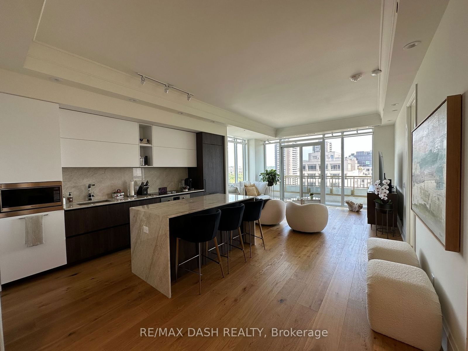 151 Avenue Rd, unit 1002 for rent