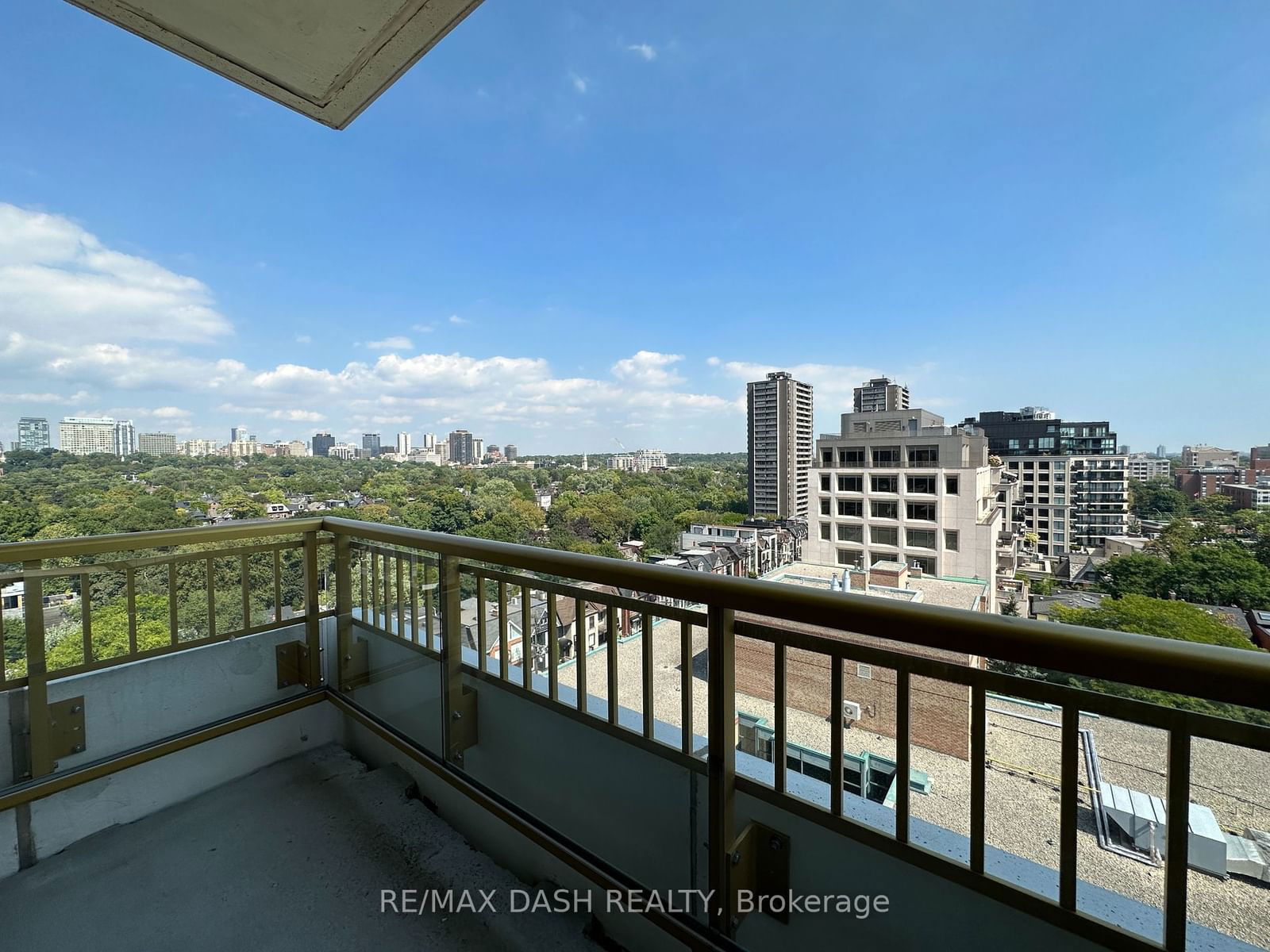 151 Avenue Rd, unit 1002 for rent