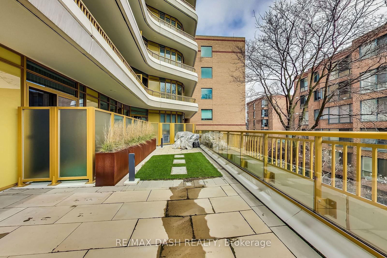 151 Avenue Rd, unit 1002 for rent