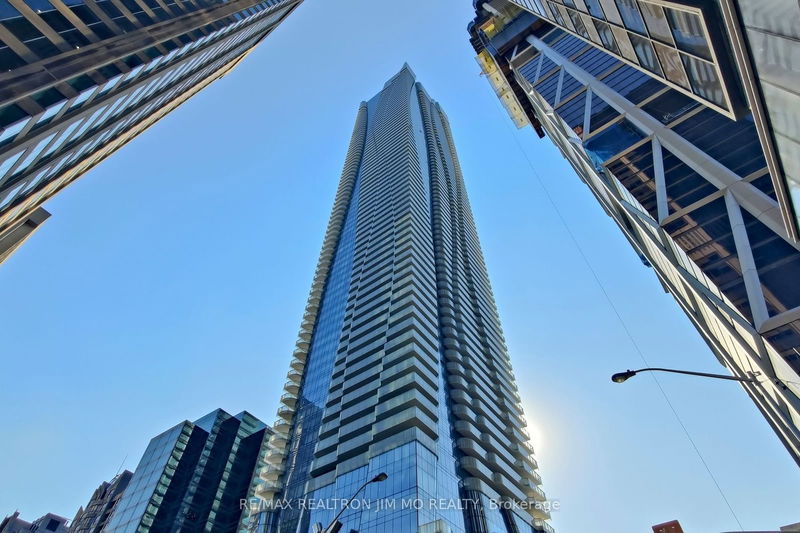 1 Bloor St E, unit 4806 for rent