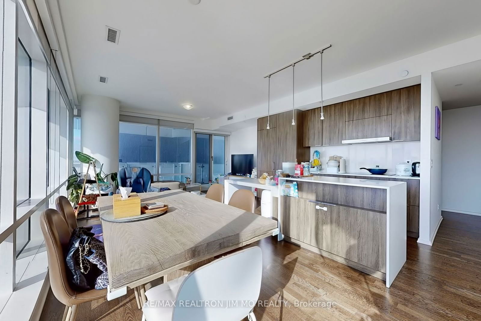 1 Bloor St E, unit 4806 for rent