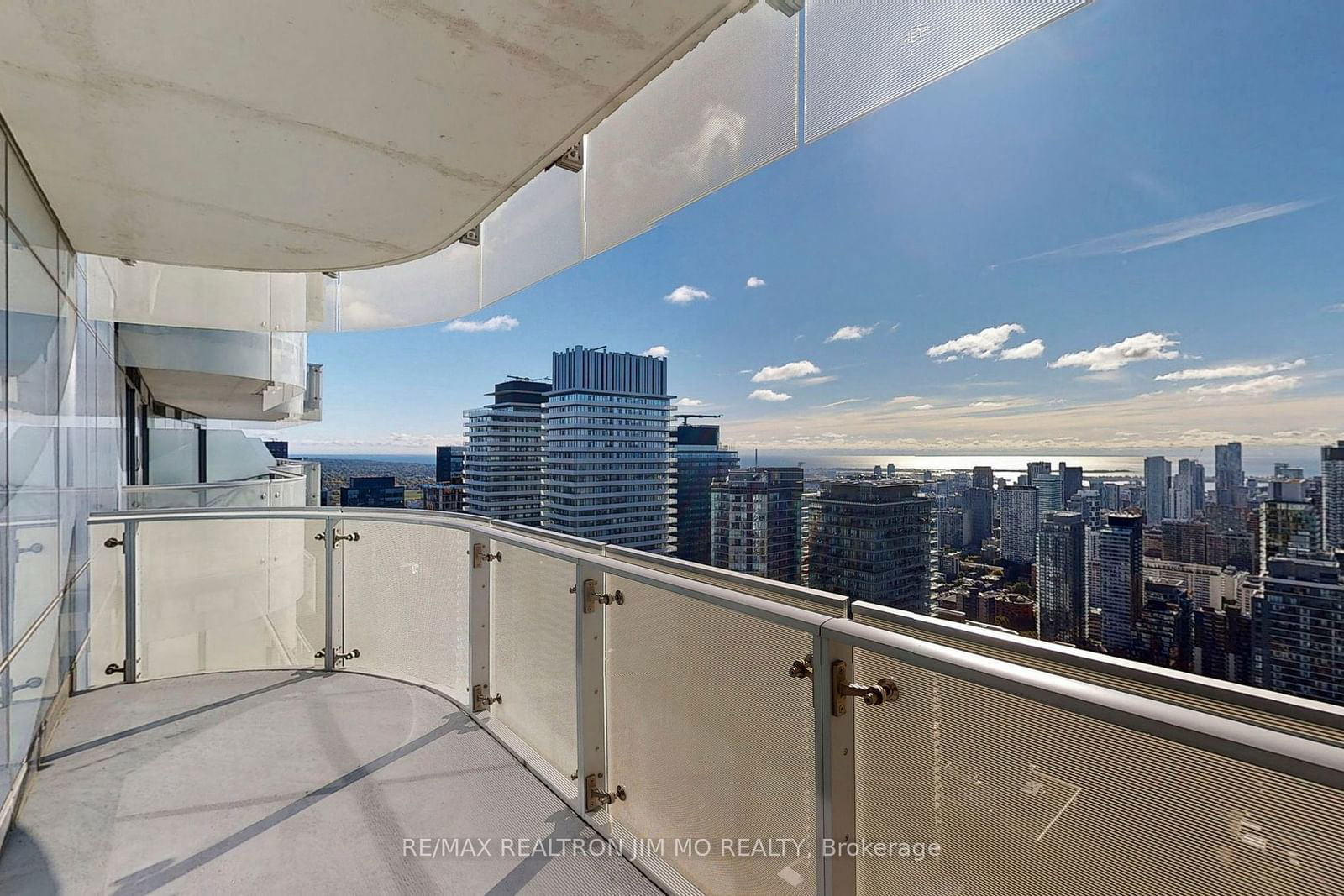 1 Bloor St E, unit 4806 for rent