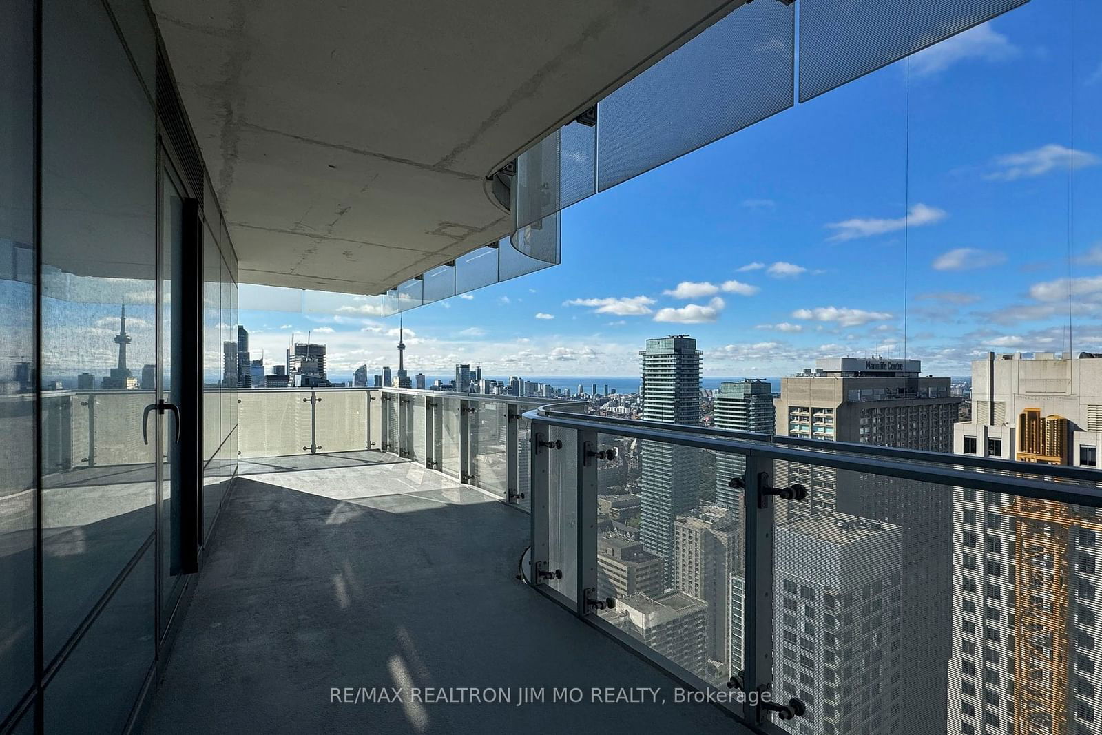 1 Bloor St E, unit 4806 for rent