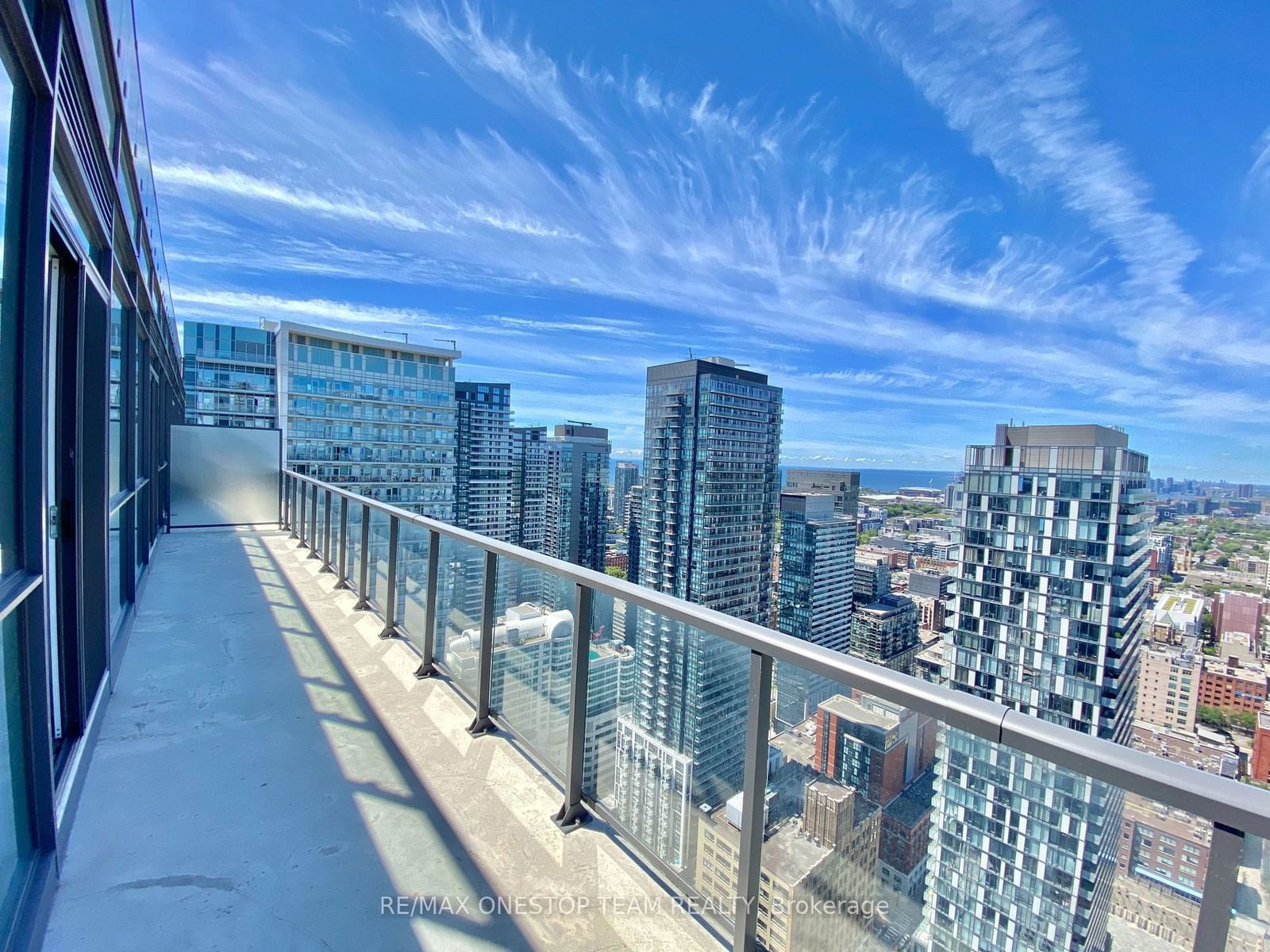 290 Adelaide St W, unit 4102 for rent