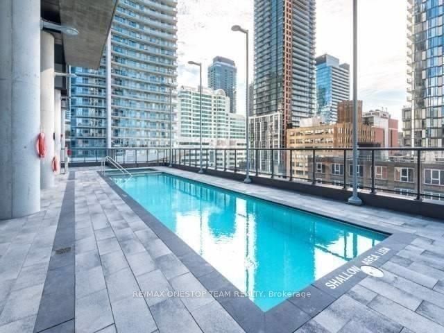 290 Adelaide St W, unit 4102 for rent