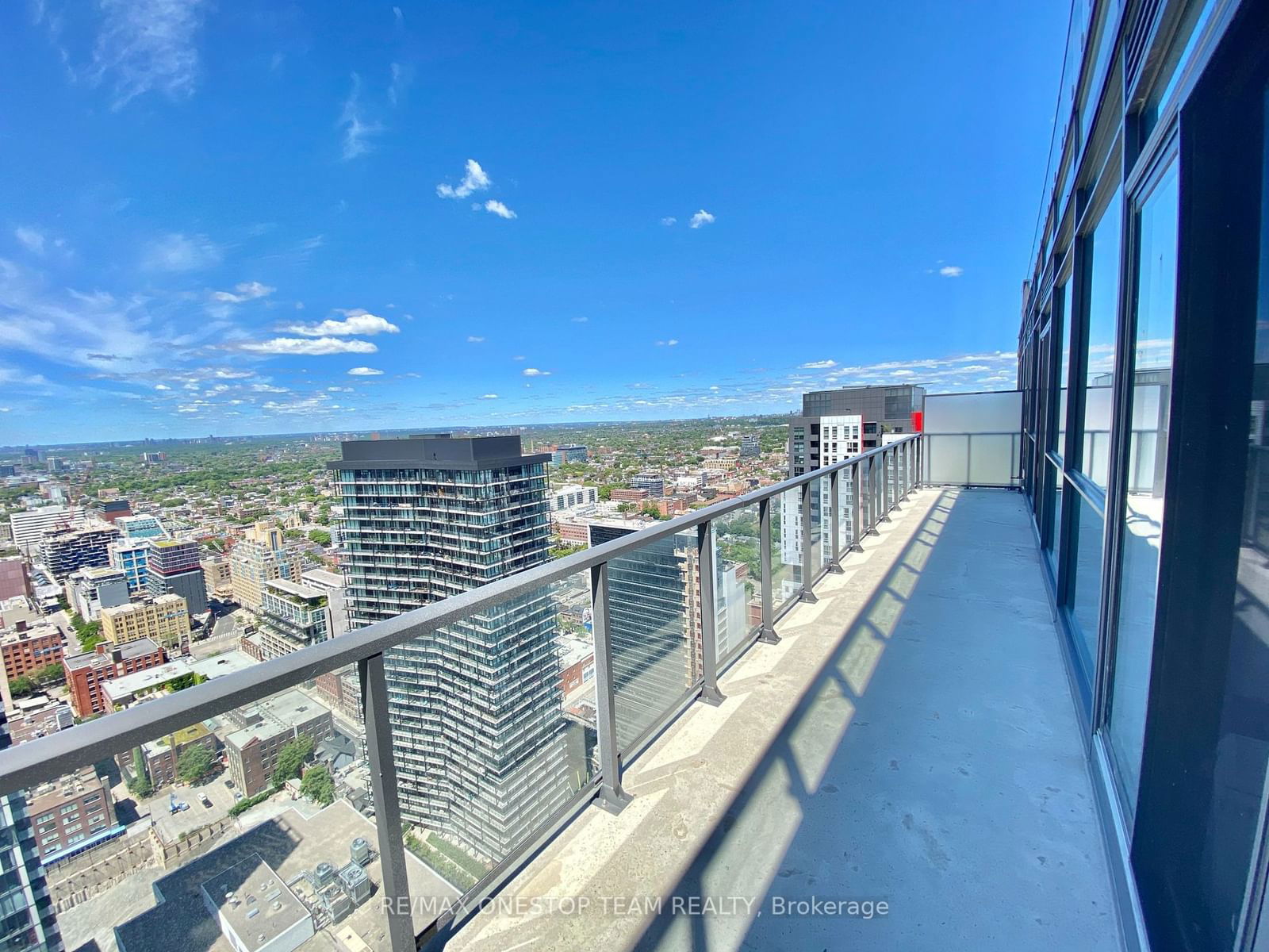 290 Adelaide St W, unit 4102 for rent