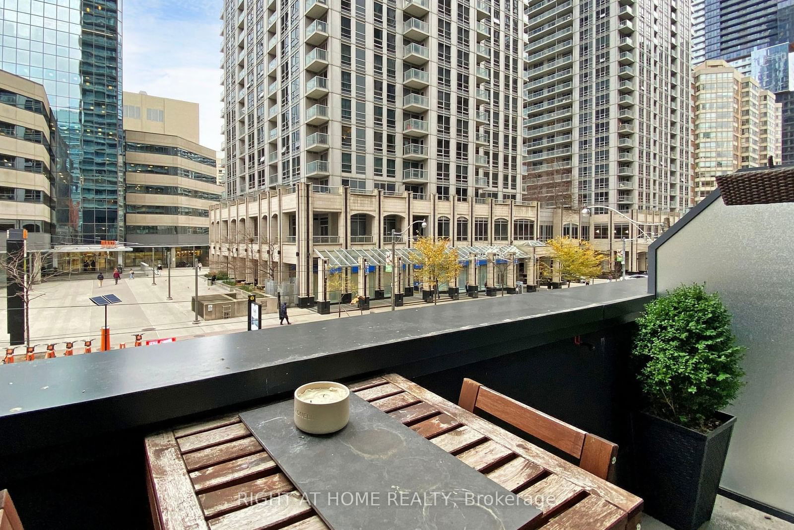 770 Bay St, unit 201 for rent