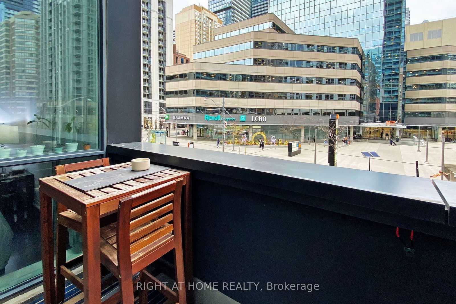 770 Bay St, unit 201 for rent