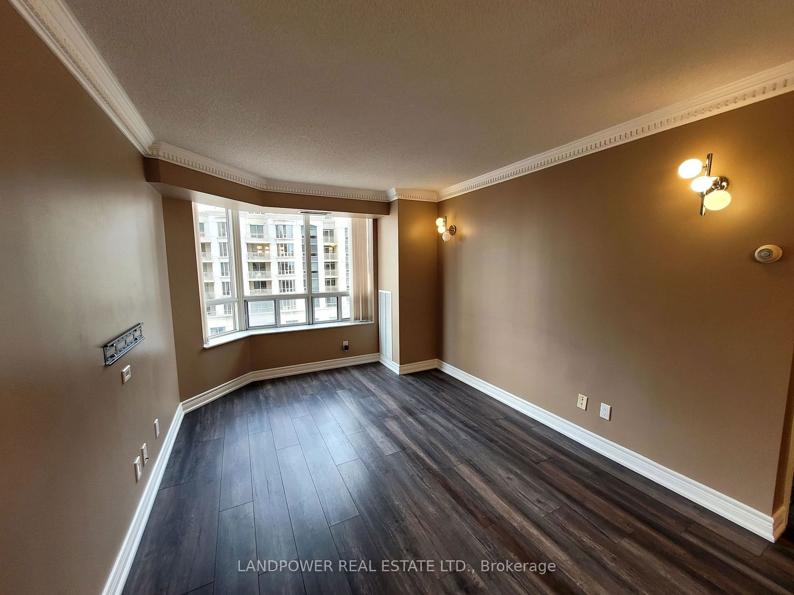 5418 Yonge St, unit 816 for rent