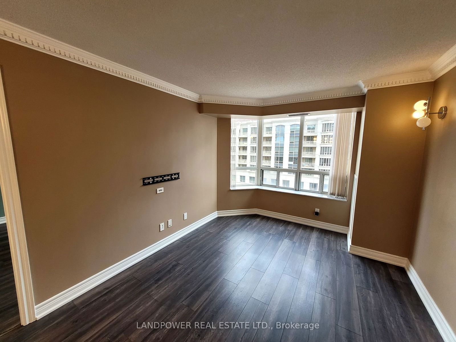 5418 Yonge St, unit 816 for rent