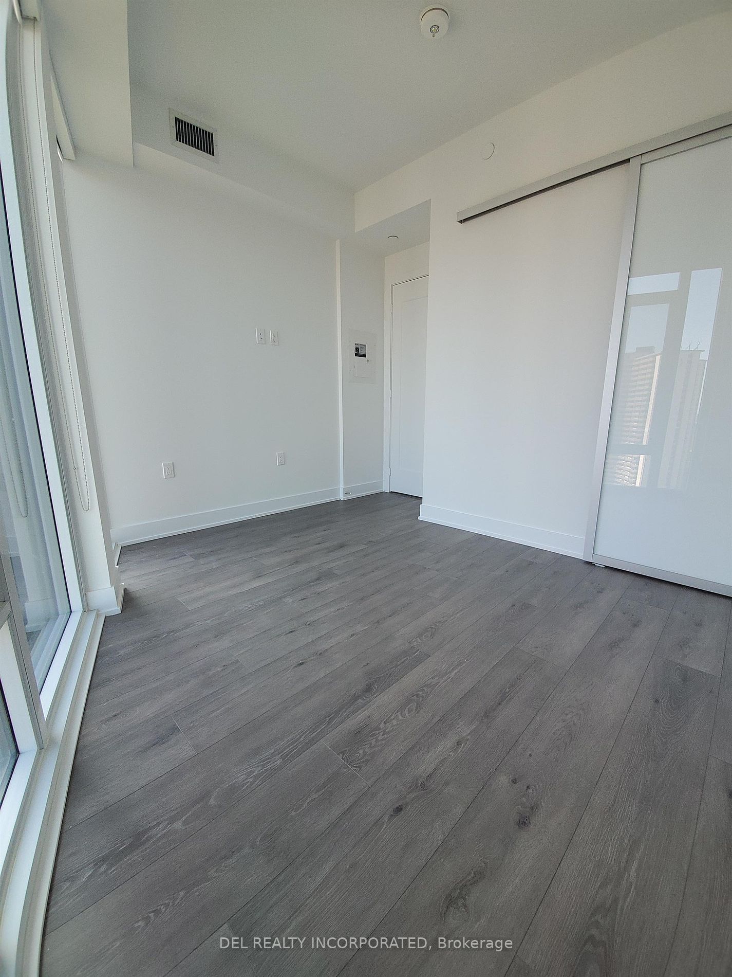 575 Bloor St E, unit 1908 for rent