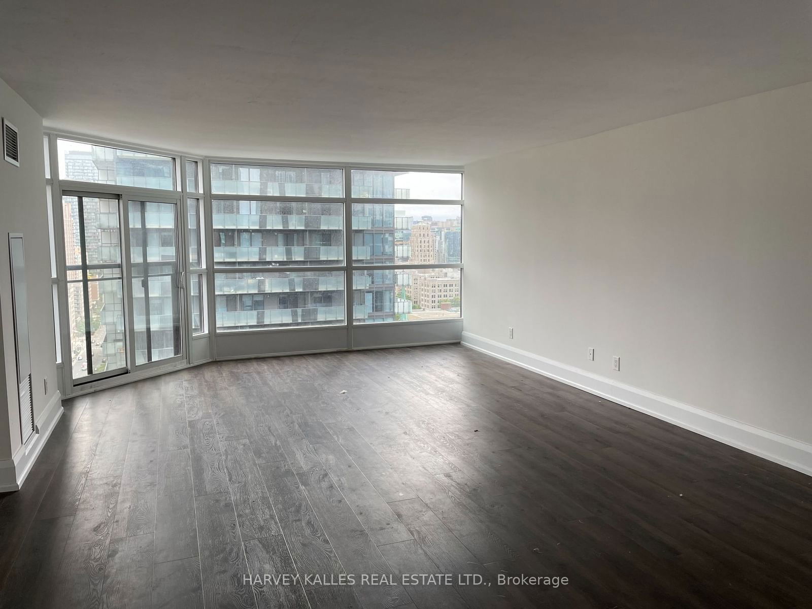 55 Charles St W, unit 2002 for rent