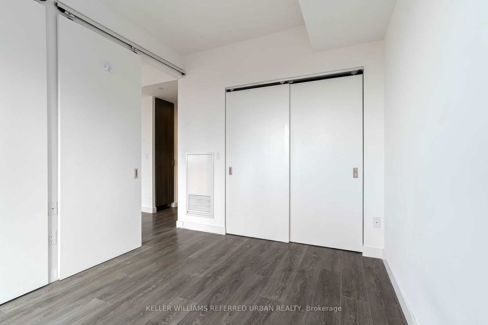 215 Queen St W, unit 1302 for rent