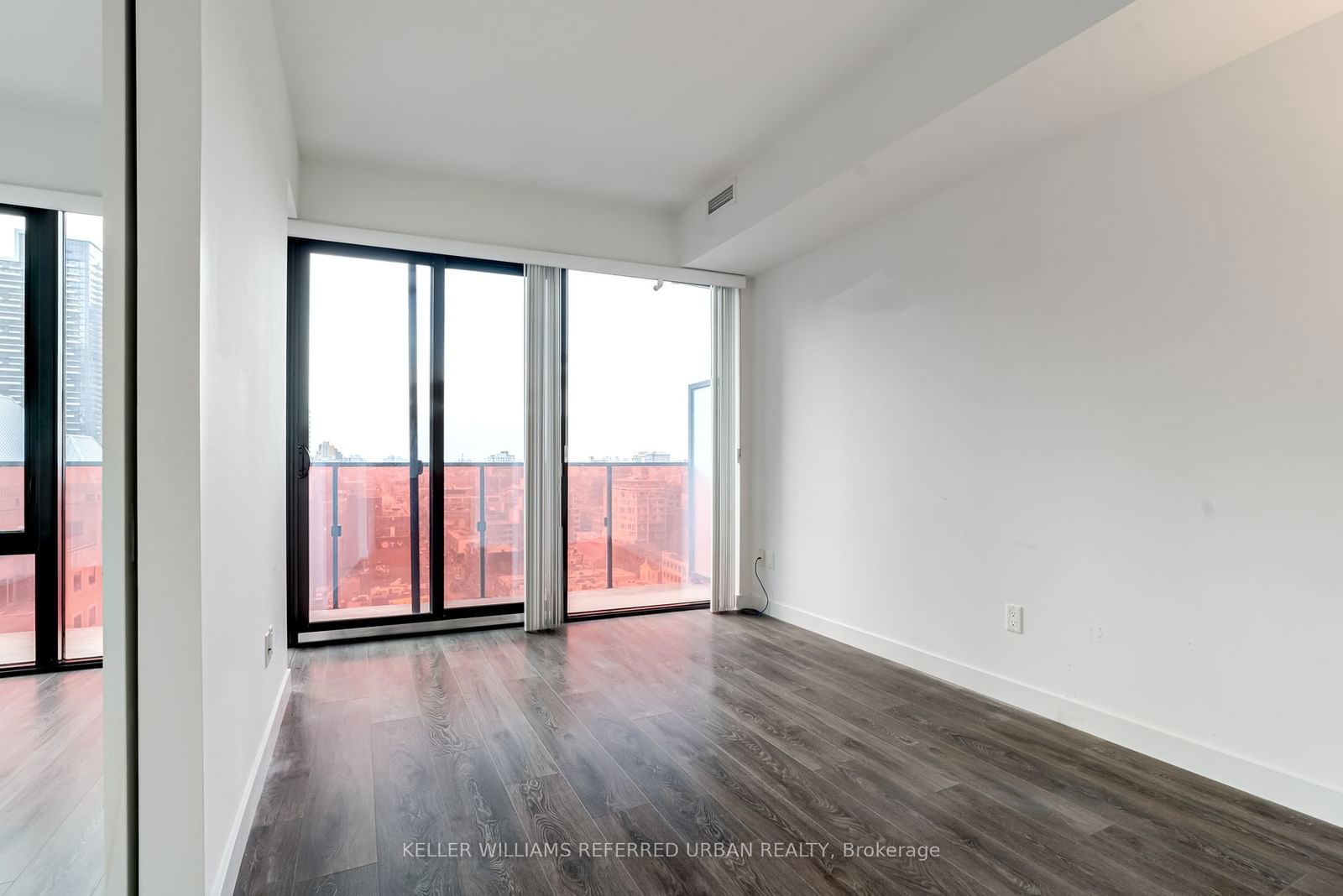 215 Queen St W, unit 1302 for rent