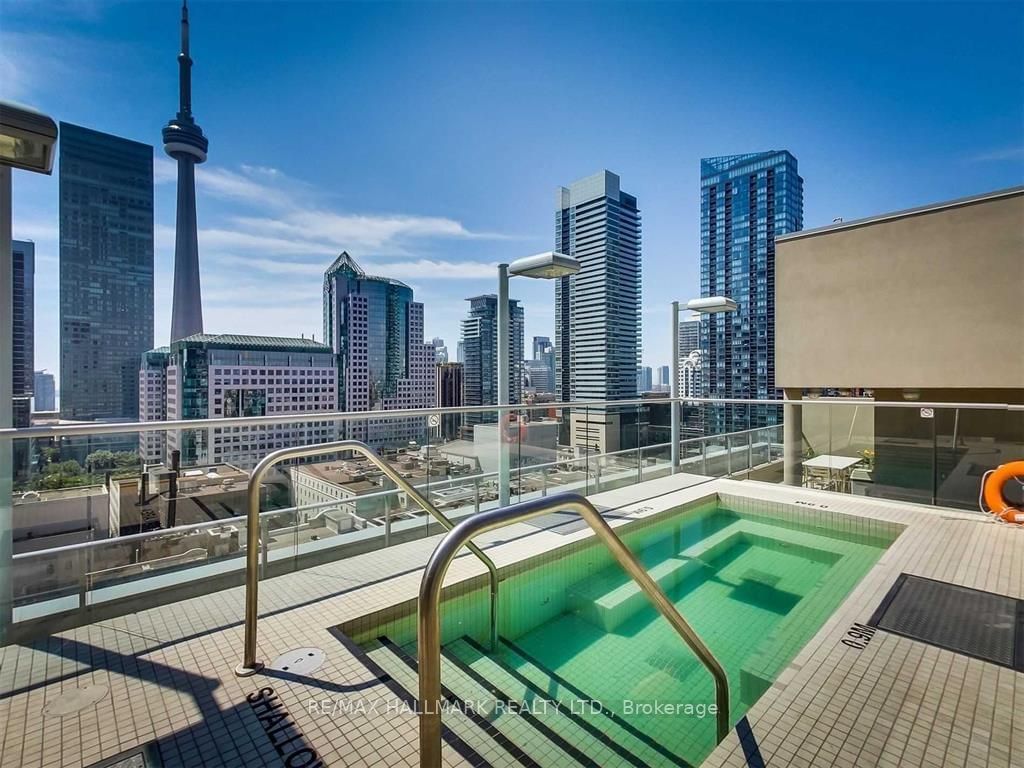 126 Simcoe St, unit 2307 for rent