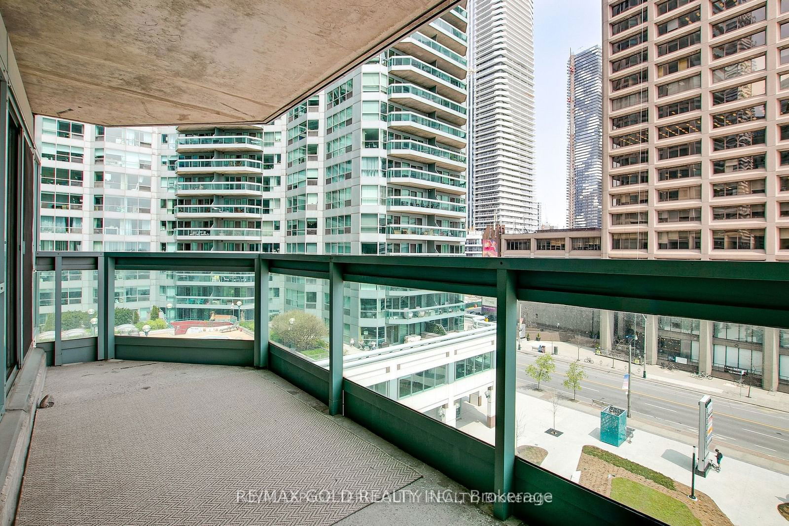 10 Queens Quay W, unit 603 for rent