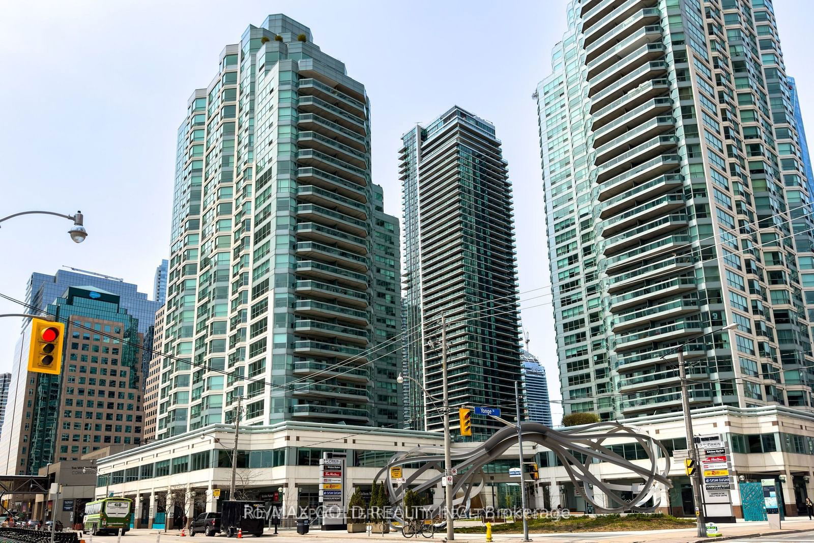 10 Queens Quay W, unit 603 for rent