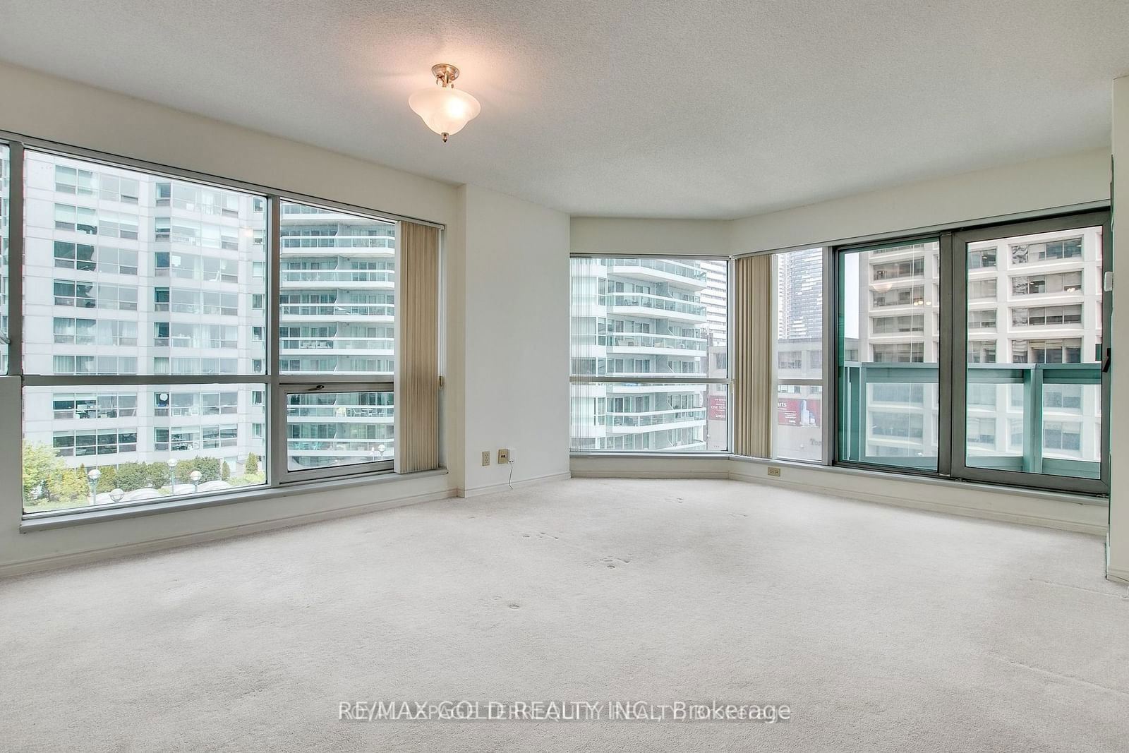 10 Queens Quay W, unit 603 for rent