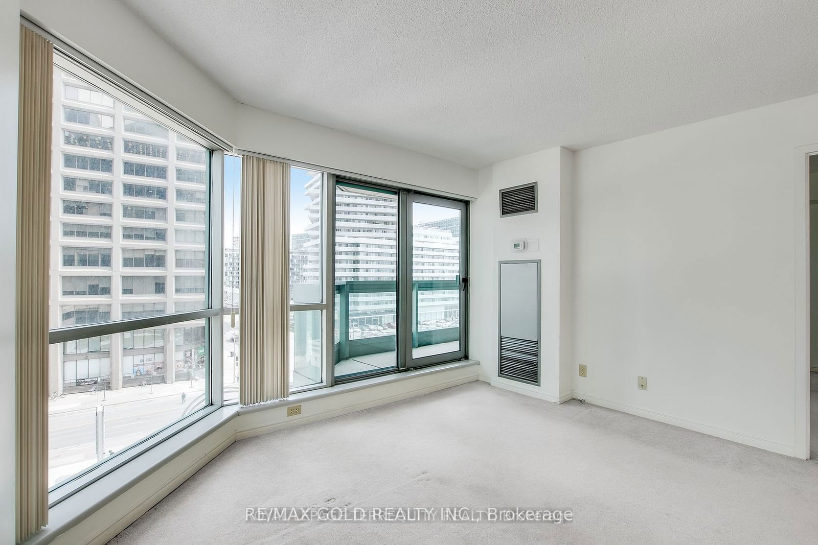 10 Queens Quay W, unit 603 for rent