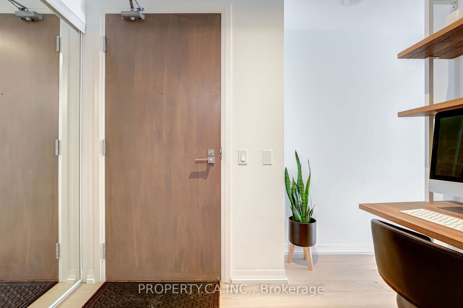 251 Jarvis St, unit 318 for rent