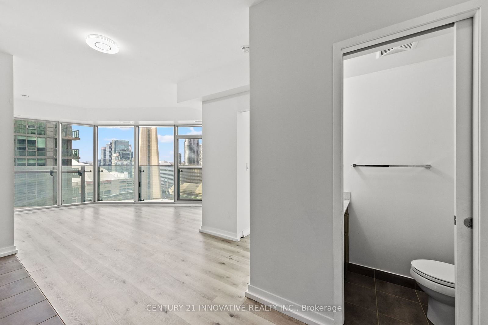 12 York St, unit 2507 for sale