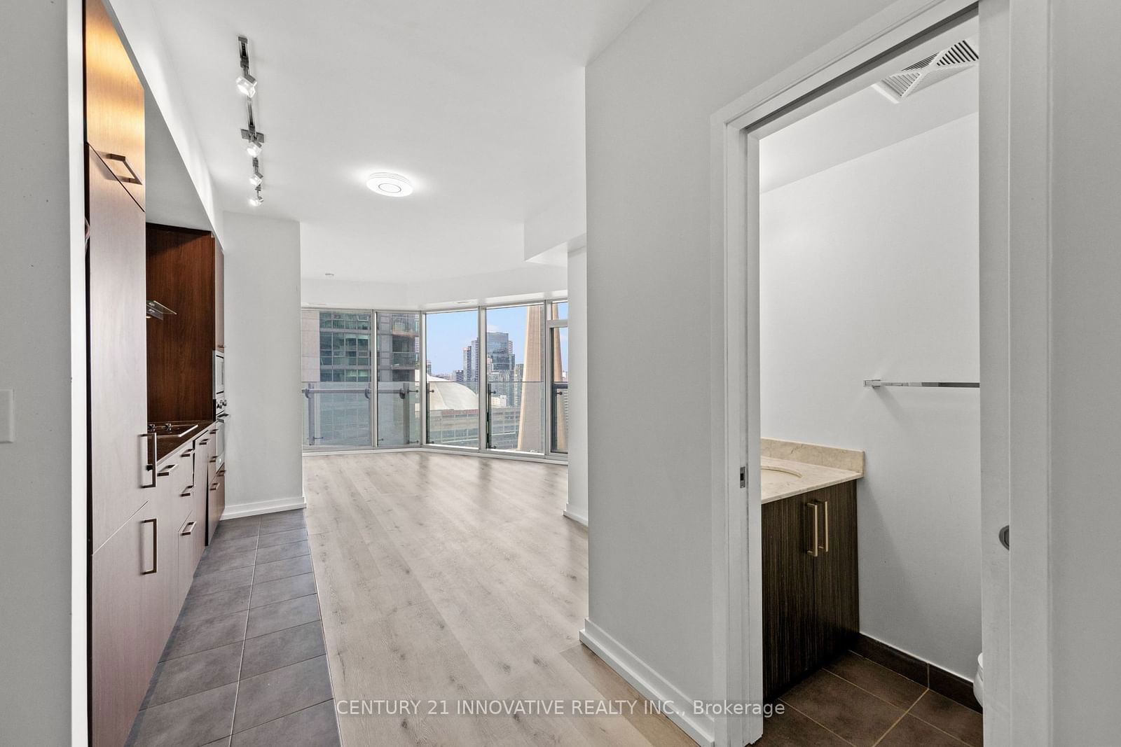 12 York St, unit 2507 for sale