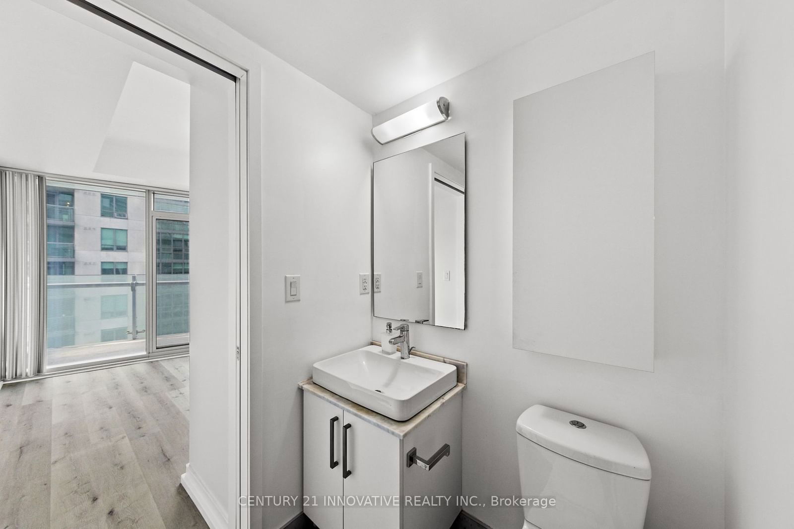 12 York St, unit 2507 for sale