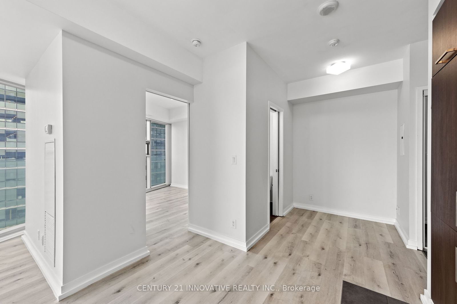 12 York St, unit 2507 for sale