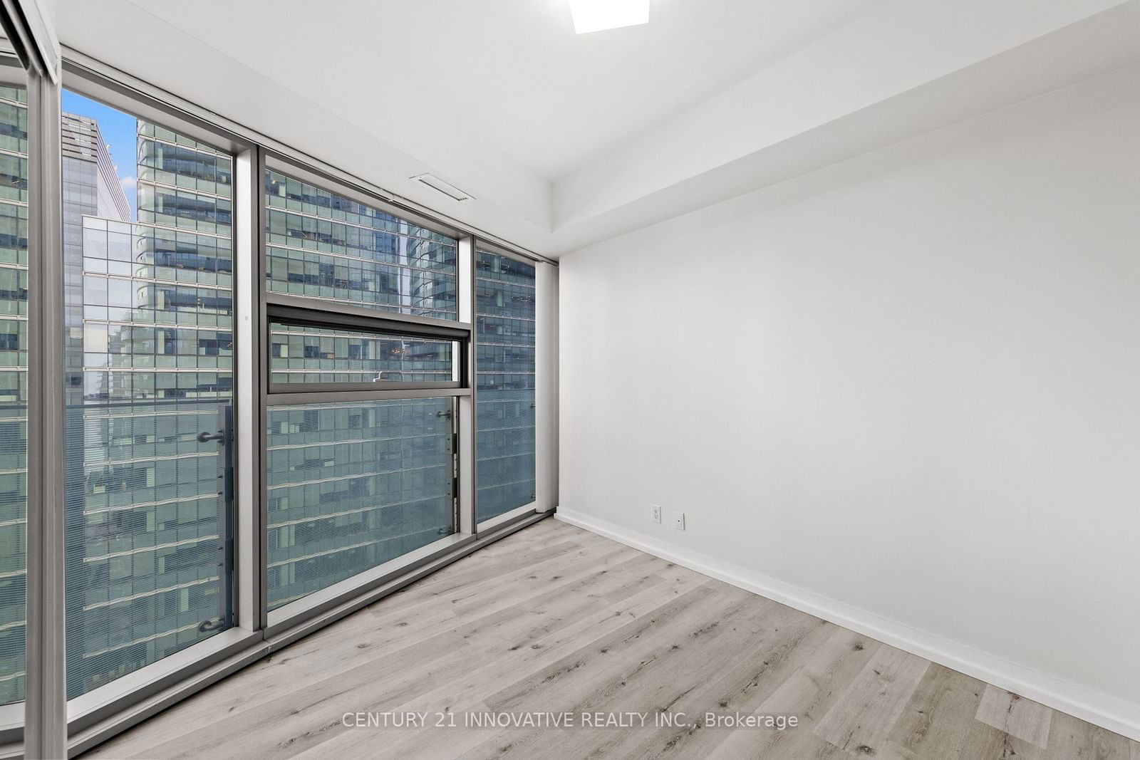 12 York St, unit 2507 for sale