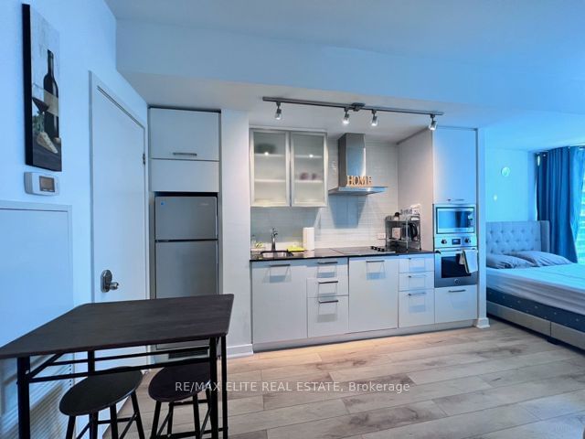 12 York St, unit 2108 for rent