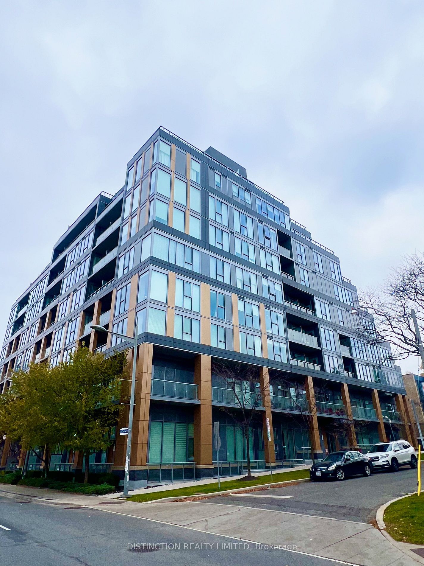 6 Parkwood Ave, unit 405 for rent