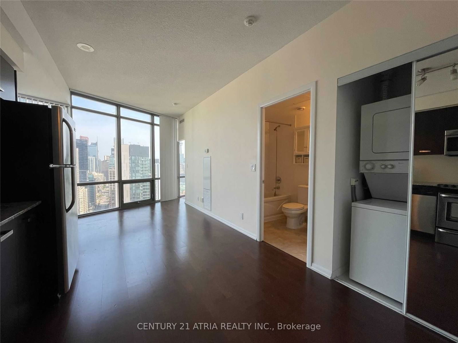 832 Bay St, unit 2909 for rent