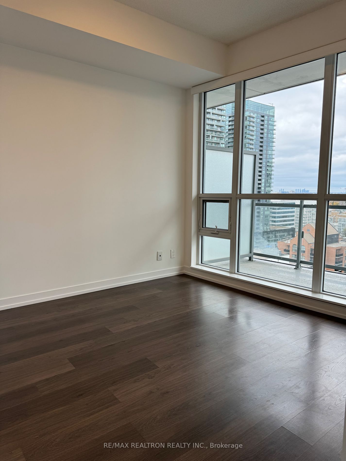 89 Dunfield Ave, unit 1605 for rent