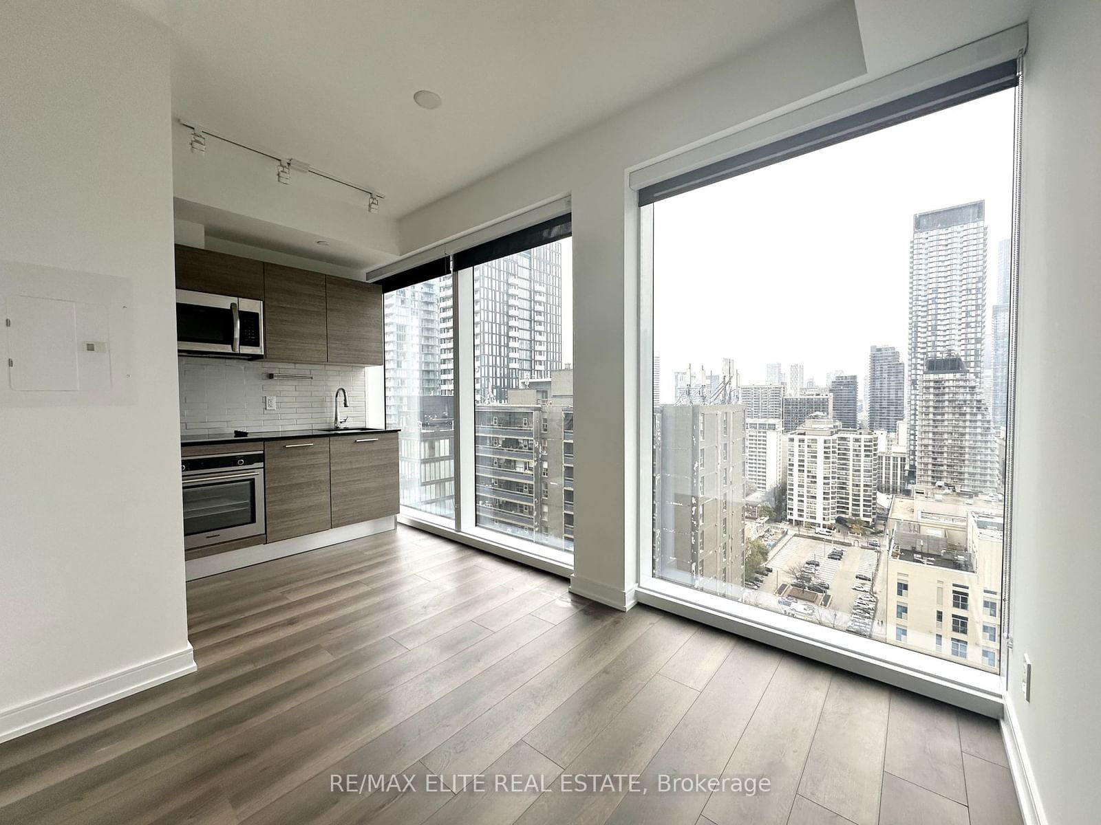 3 Gloucester St, unit 2308 for rent