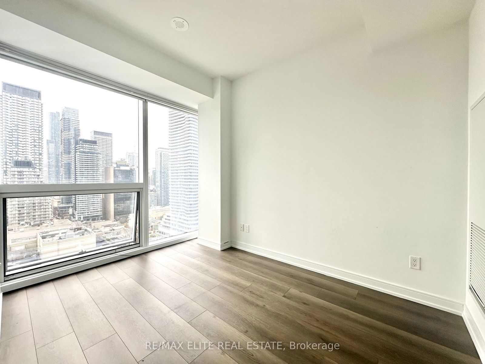 3 Gloucester St, unit 2308 for rent