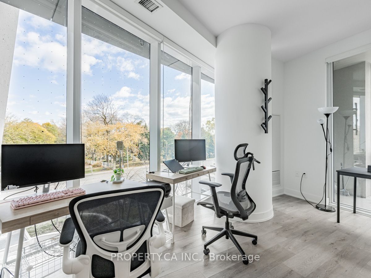 585 Bloor St E, unit 318 for rent