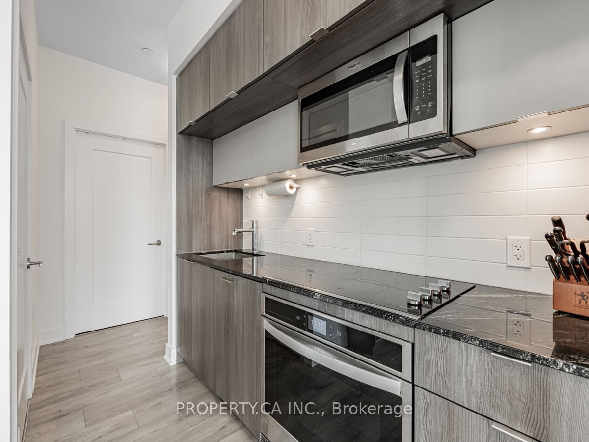 585 Bloor St E, unit 318 for rent