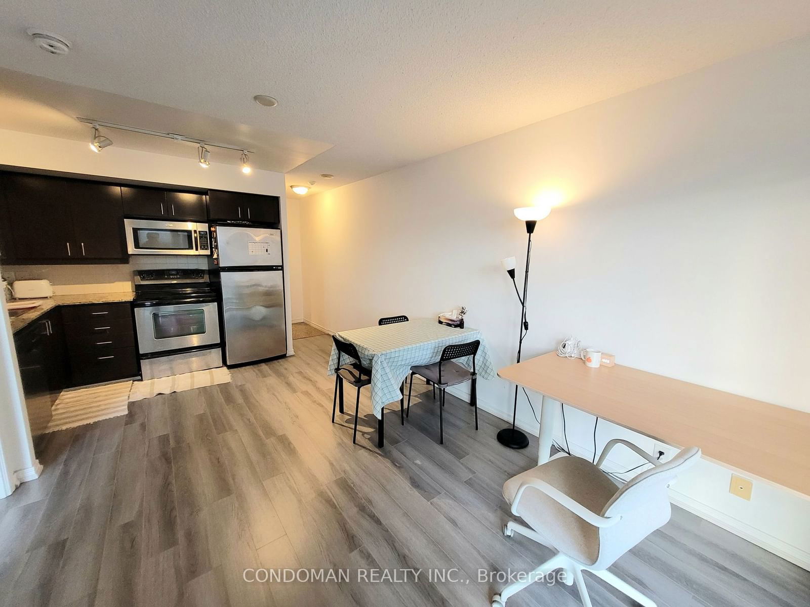 736 Spadina Ave, unit 1103 for rent