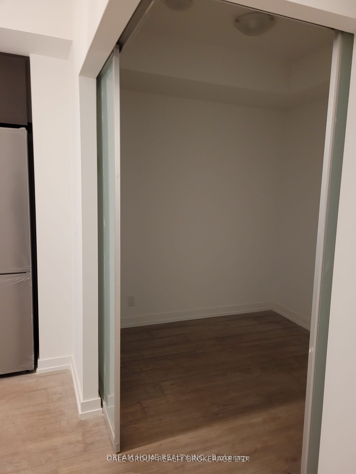 203 College St, unit 3007 for rent