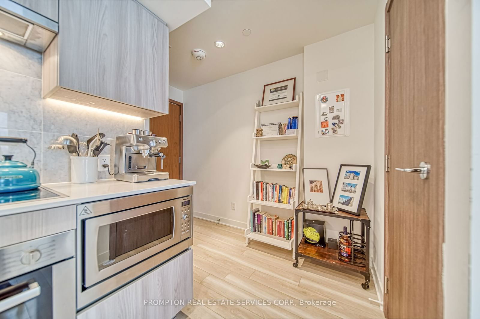 17 Bathurst St, unit 4203 for sale