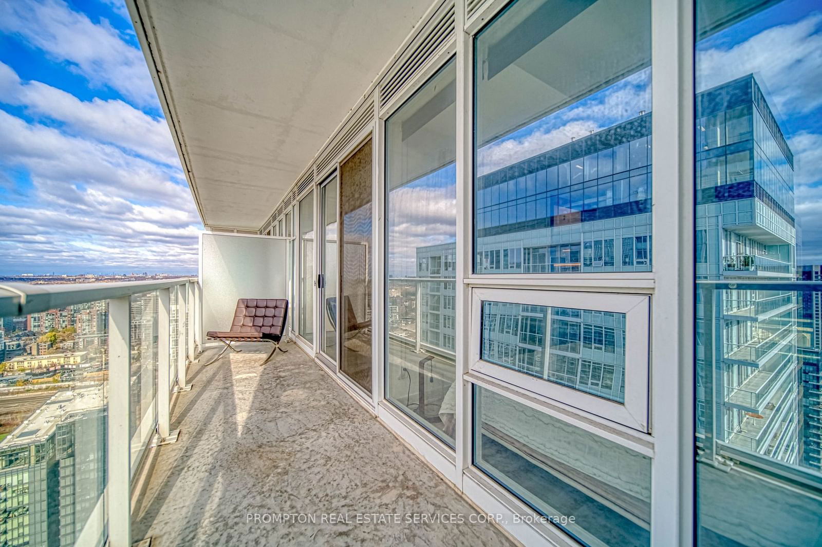 17 Bathurst St, unit 4203 for sale