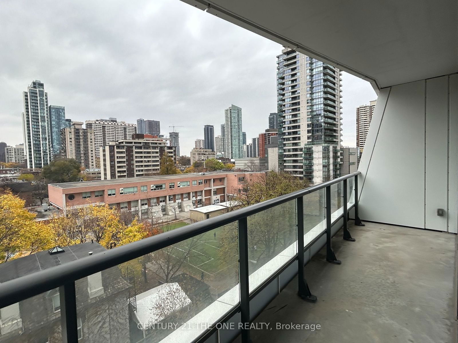 85 Wood St, unit 811 for rent