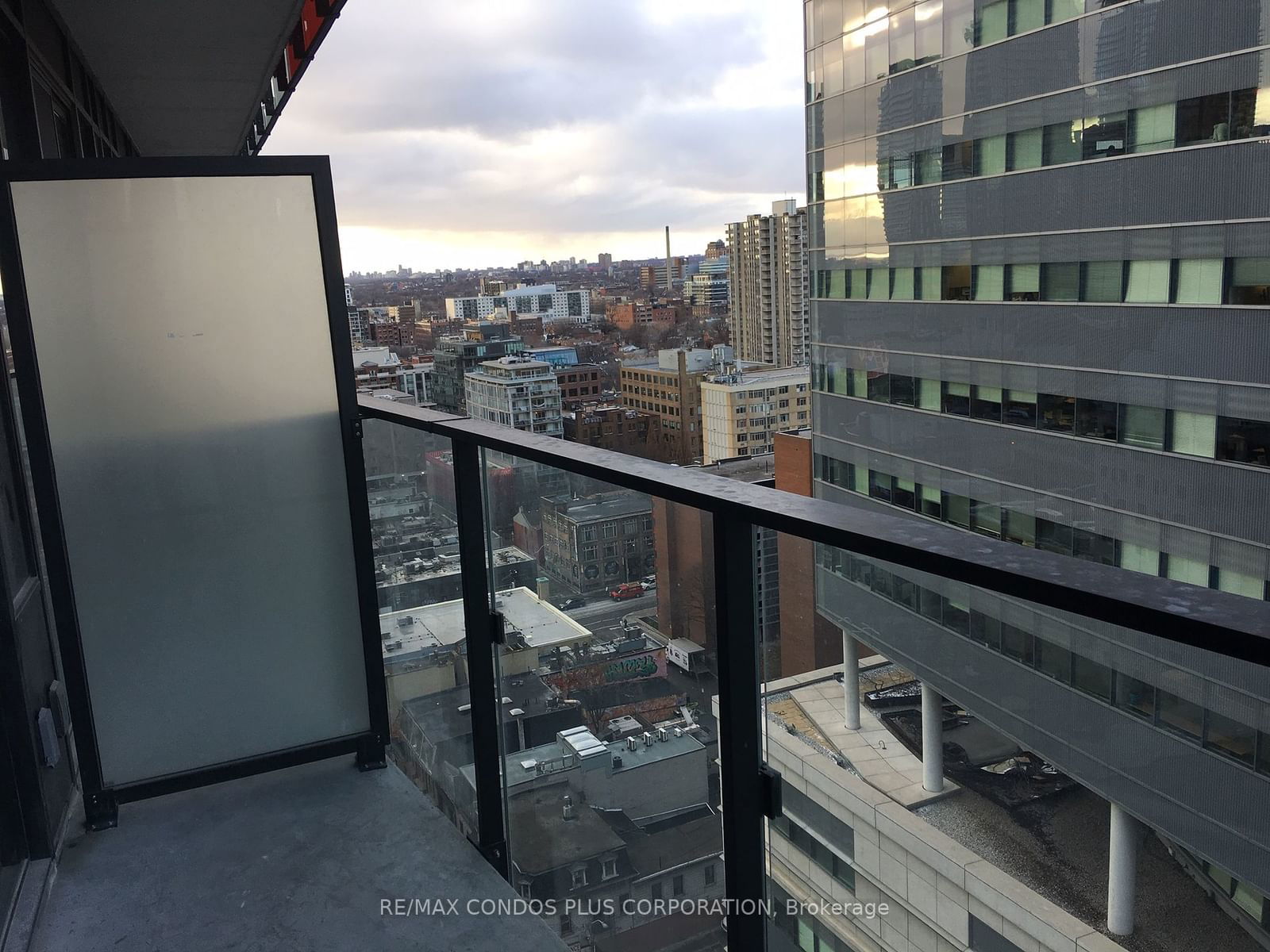 215 Queen St W, unit 1807 for rent