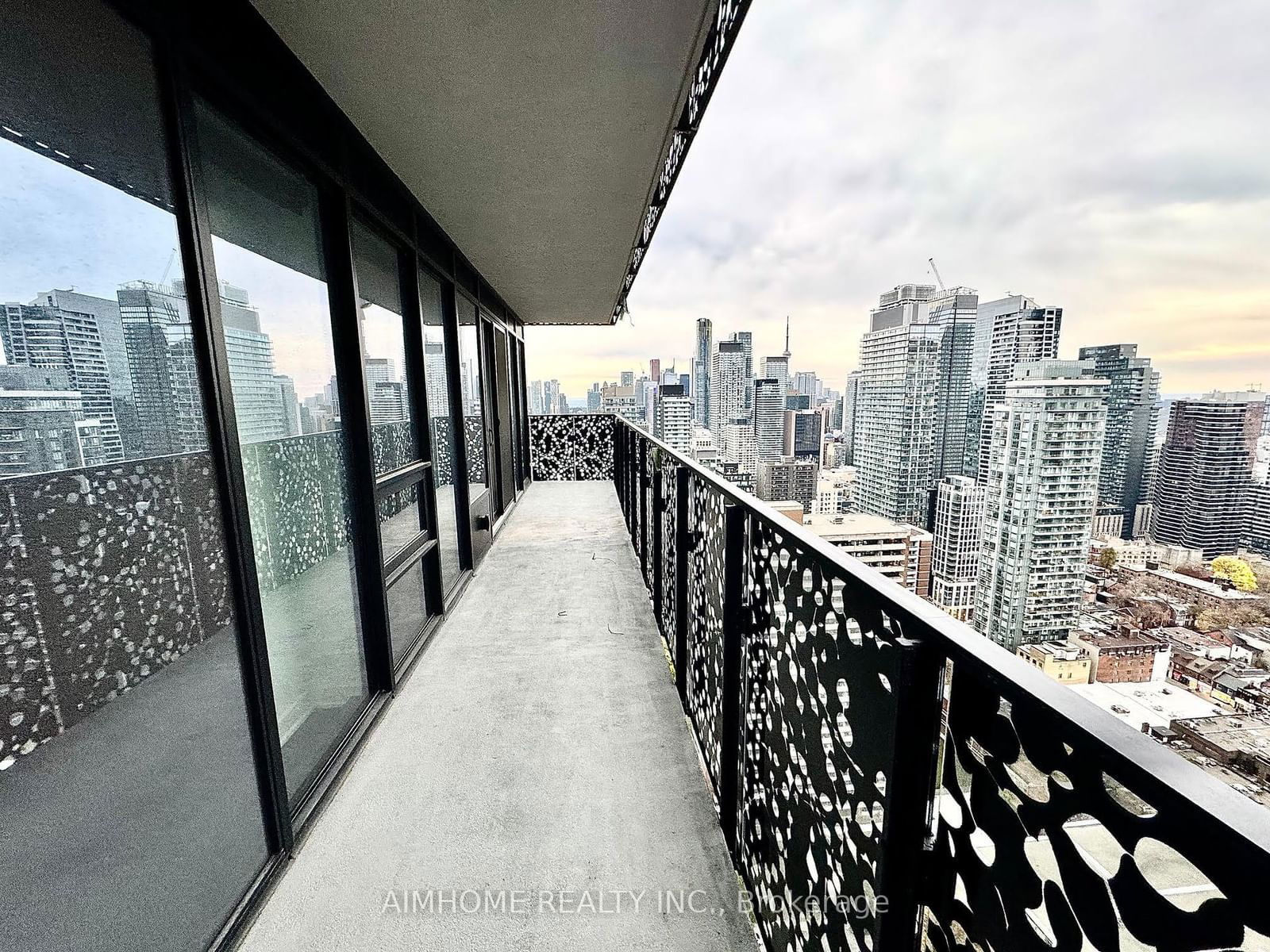 55 Charles St E, unit 3406 for rent