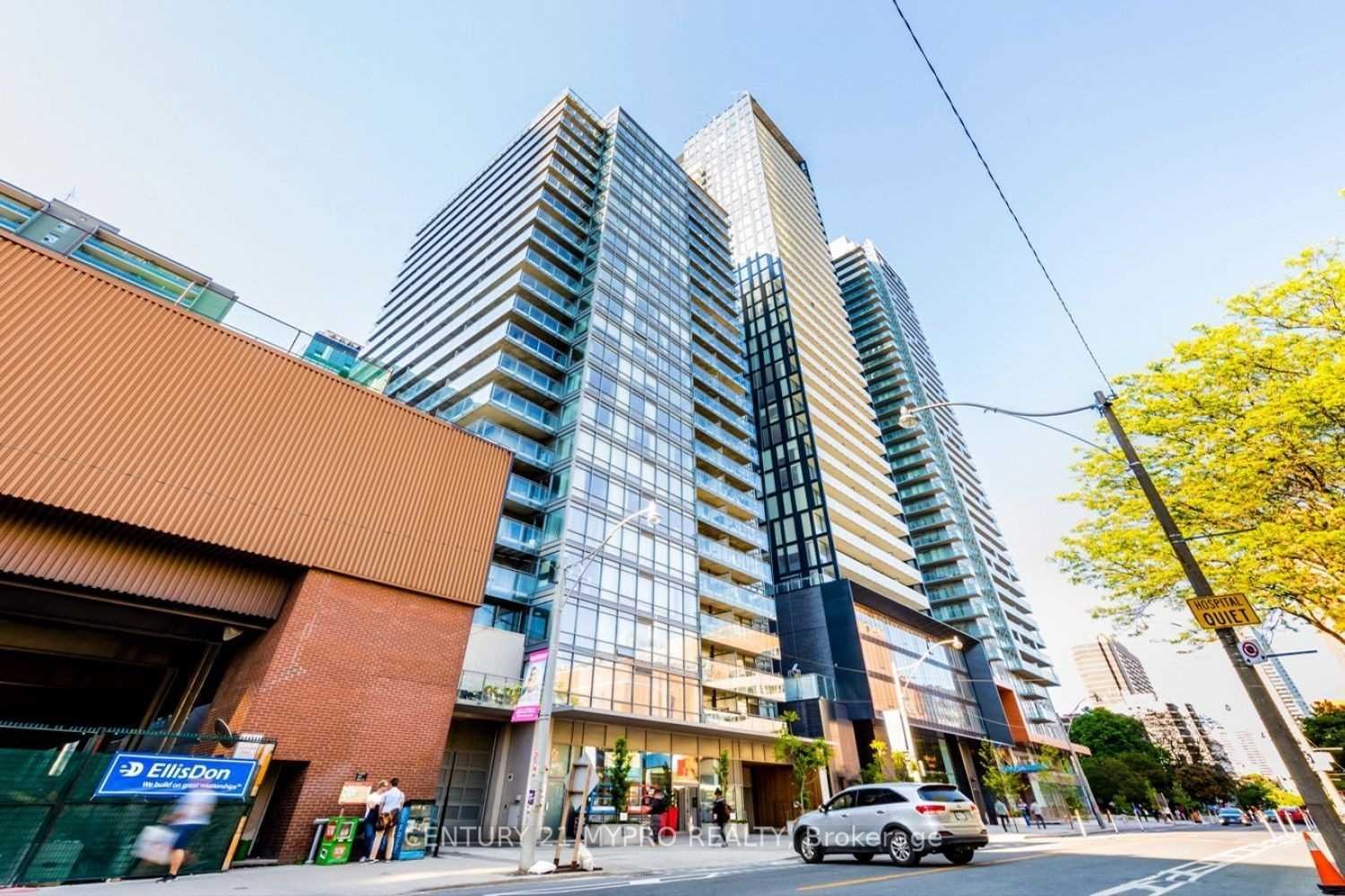 28 WELLESLEY St E, unit 202 for sale