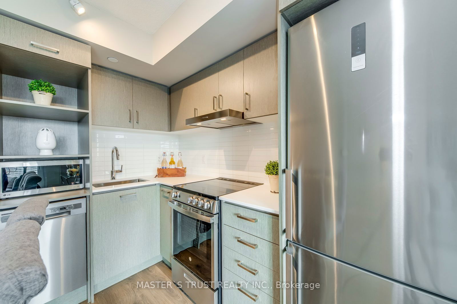 219 Dundas St E, unit 1901 for rent