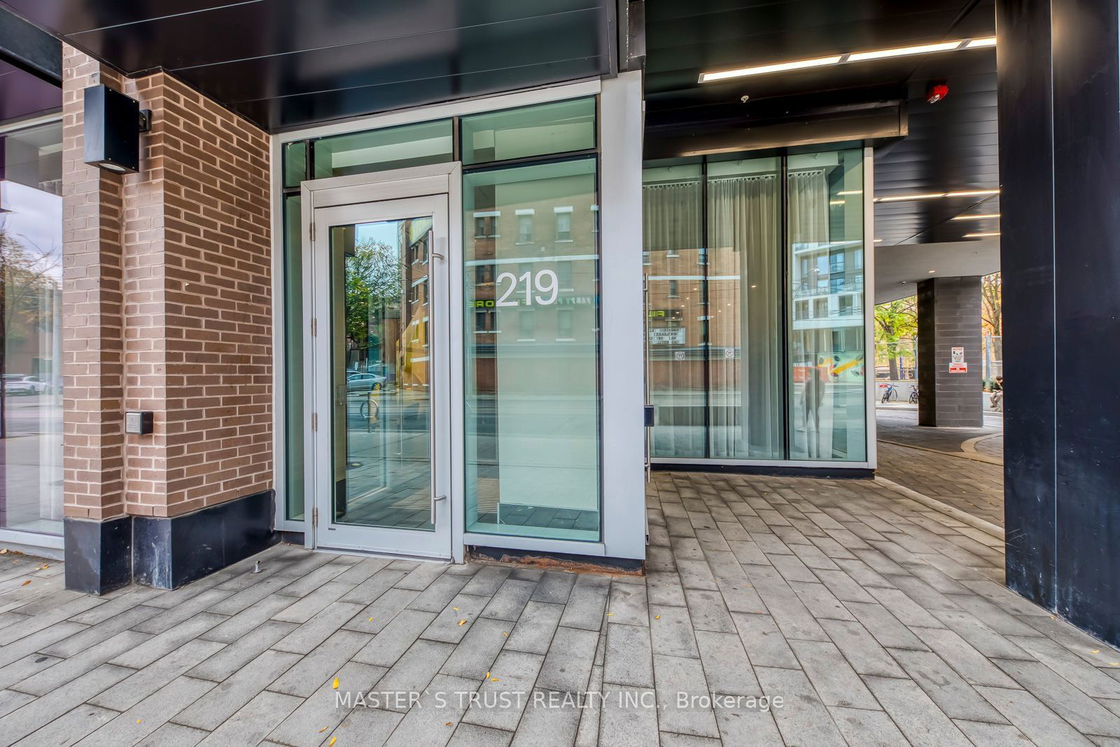 219 Dundas St E, unit 1901 for rent