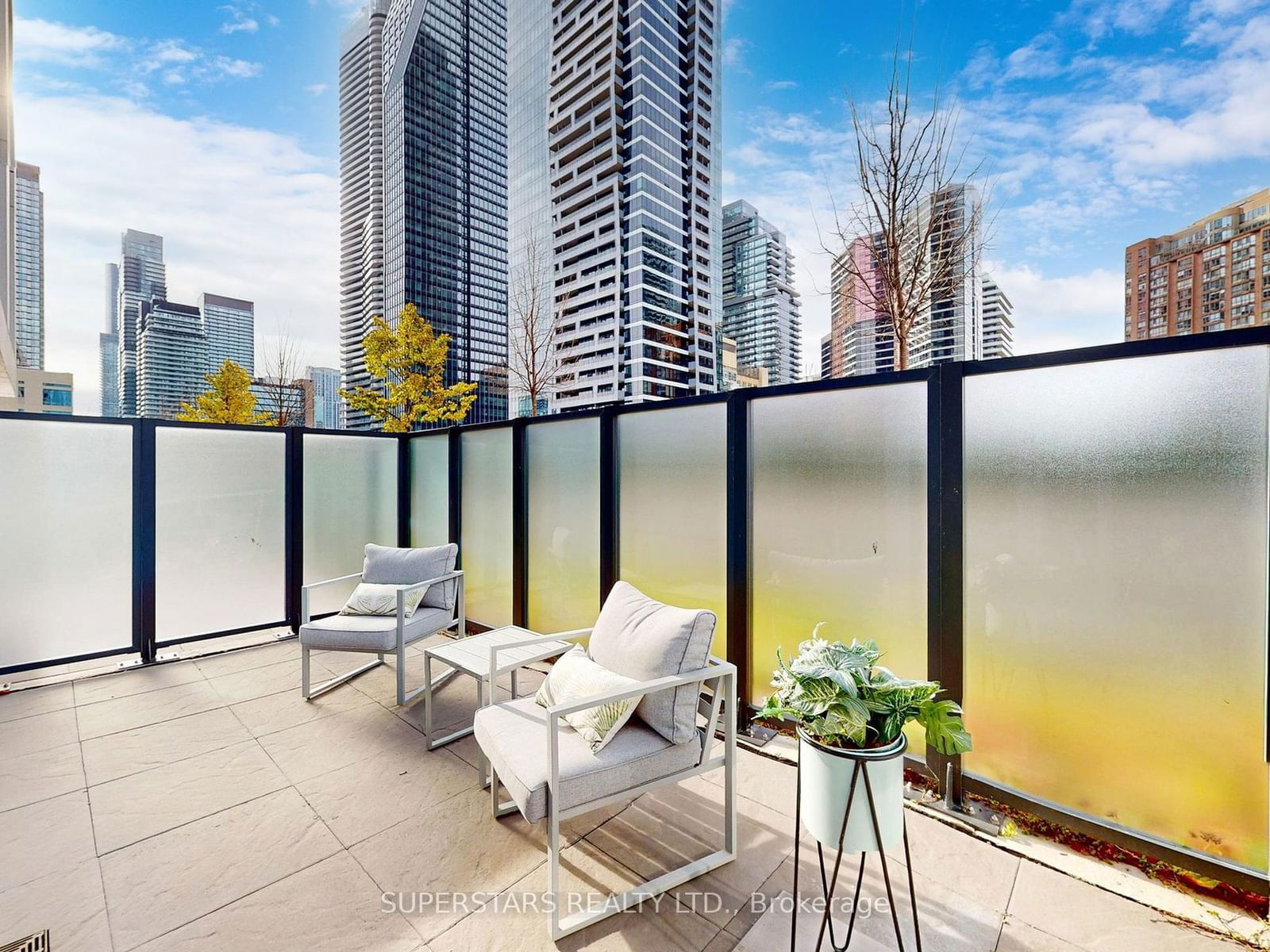 1 Gloucester St, unit 609 for sale